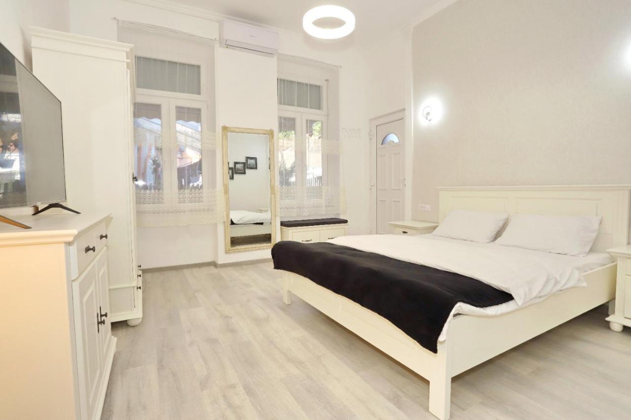 Central Luxury Apartments Oradea Exterior photo