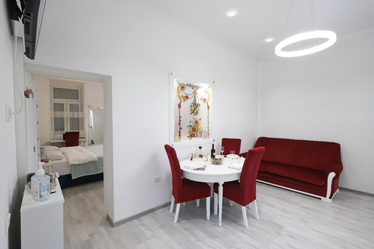 Central Luxury Apartments Oradea Exterior photo
